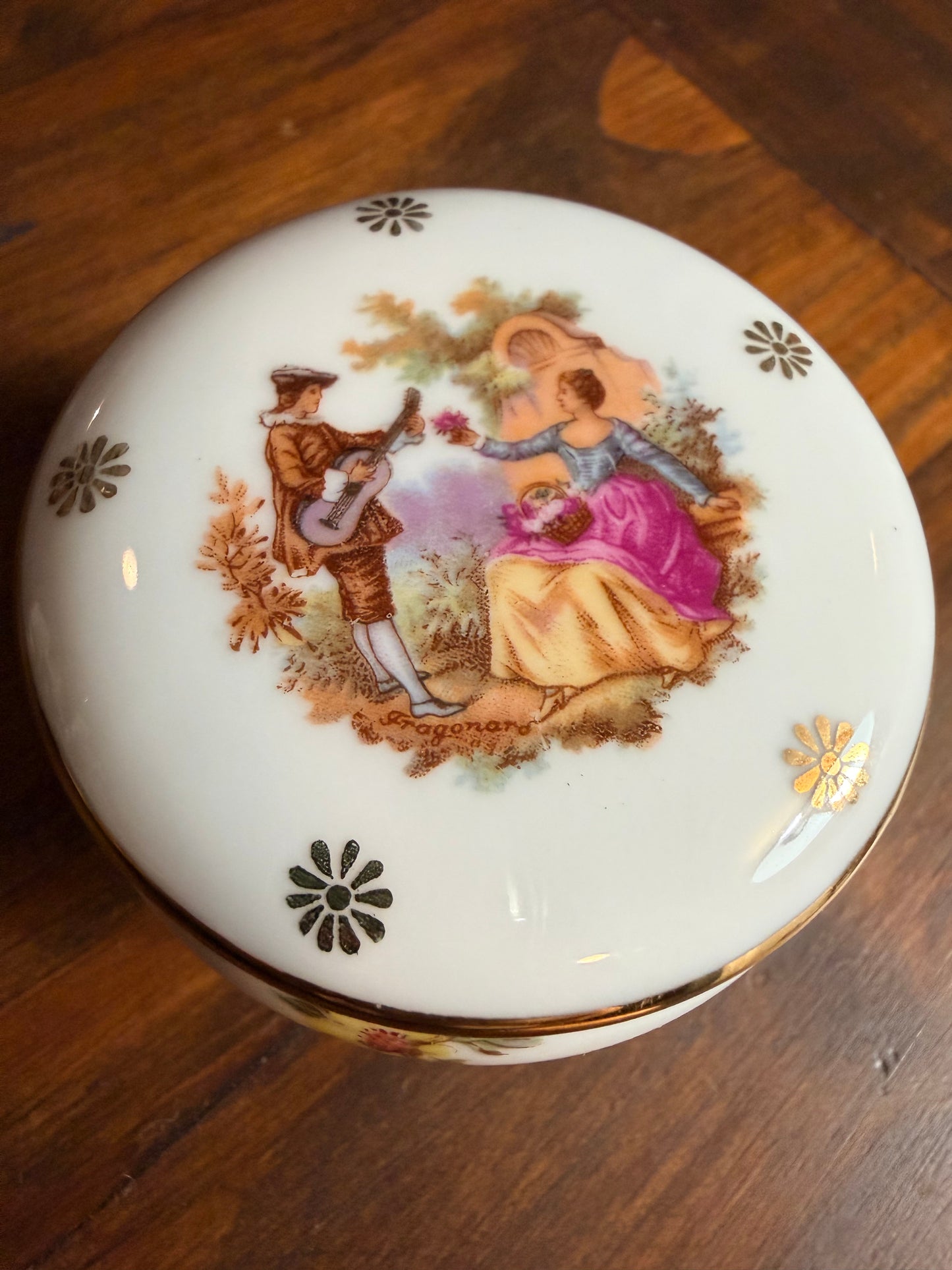 Vintage Limoges porcelain trinket box